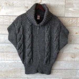 Alpaca cable knit short sleeve zip up sweater Made in Italy Vintage Cozy / warm